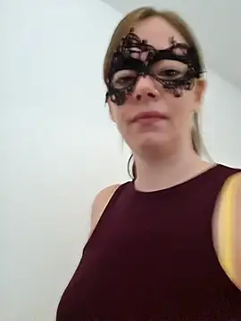 Snapshot of Squirtingcouple9094 chatting on 10.30.25 Squirtingcouple9094 online show from 10.30.25