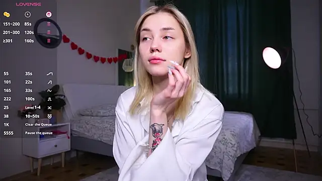 Snapshot of LilianBenskin chatting on 03.09.26 LilianBenskin online show from 03.09.26