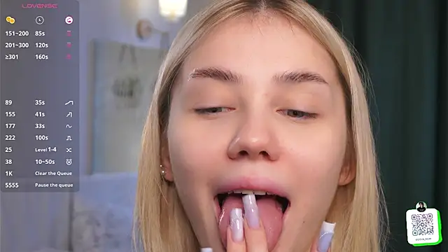 Snapshot of LilianBenskin chatting on 03.22.26 LilianBenskin online show from 03.22.26