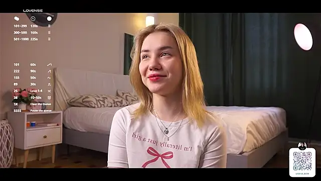 Snapshot of LilianBenskin chatting on 04.12.26 LilianBenskin online show from 04.12.26