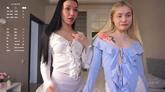 Snapshot of LilianBenskin chatting on 04.22.26 LilianBenskin online show from 04.22.26