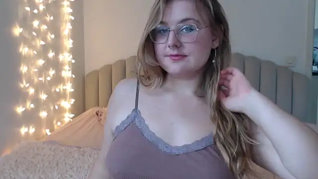 Snapshot of AgnesRoseCams chatting on 07.06.26 AgnesRoseCams online show from 07.06.26