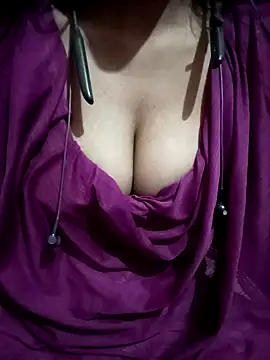 Snapshot of kaviyaponnu0987 chatting on 02.01.26 kaviyaponnu0987 online show from 02.01.26