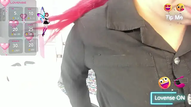 Snapshot of Katalina_red chatting on 10.13.25 Katalina red online show from 10.13.25