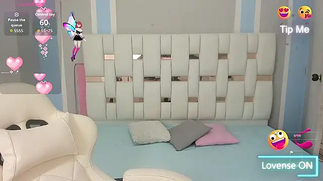 Snapshot of Katalina_red chatting on 10.15.25 Katalina red online show from 10.15.25