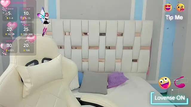 Snapshot of Katalina_red chatting on 10.22.25 Katalina red online show from 10.22.25