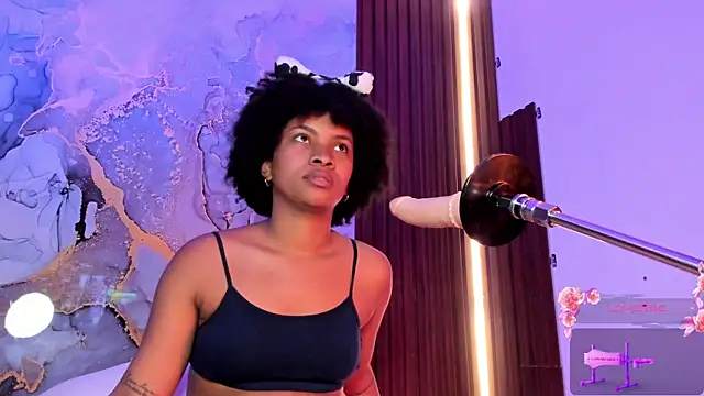 Lolalewis777 online show from 09.19.25