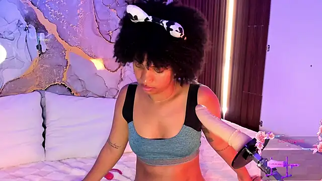 Lolalewis777 online show from 09.25.25