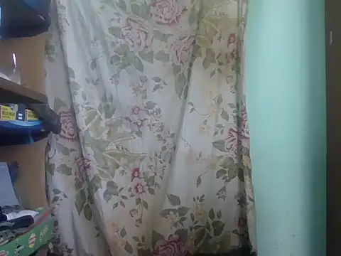 Snapshot of chicooxx chatting on 10.11.25 chicooxx online show from 10.11.25