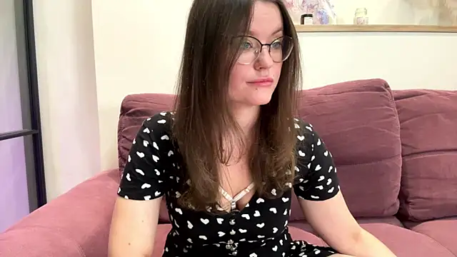 mia shine bright wow online show from 09.16.25