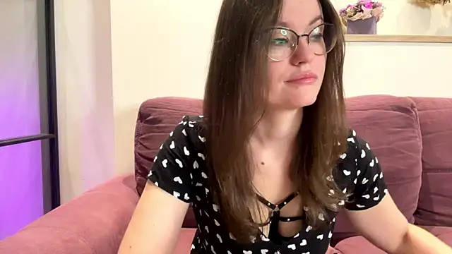 mia shine bright wow online show from 09.27.25