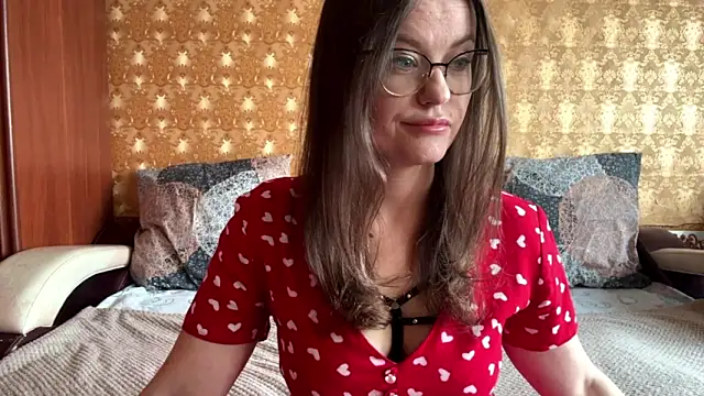 mia shine bright wow online show from 11.24.25