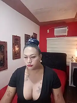 Snapshot of EmmaKantutera chatting on 07.31.26 EmmaKantutera online show from 07.31.26