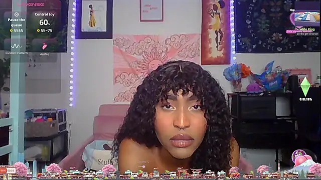 Snapshot of ziafoxy chatting on 10.24.25 ziafoxy online show from 10.24.25