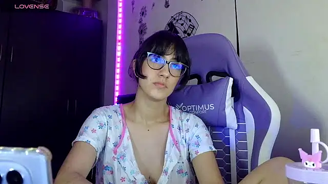 Snapshot of AvlieQueen chatting on 01.11.26 AvlieQueen online show from 01.11.26