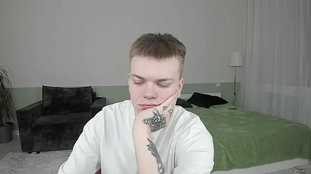 Mallfoyy online show from 05.05.26