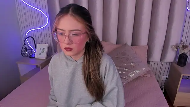 SamanthaPeachss online show from 10.24.25