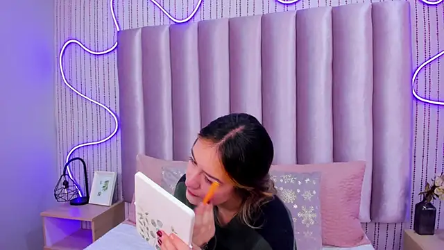 SamanthaPeachss online show from 11.07.25