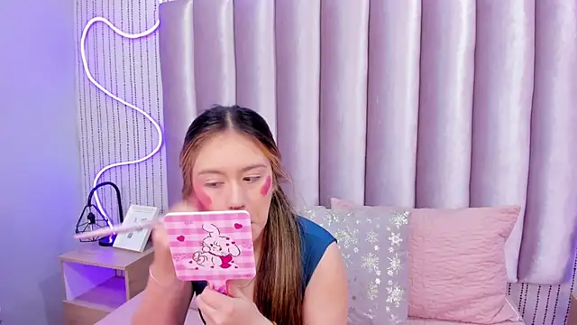 SamanthaPeachss online show from 11.20.25