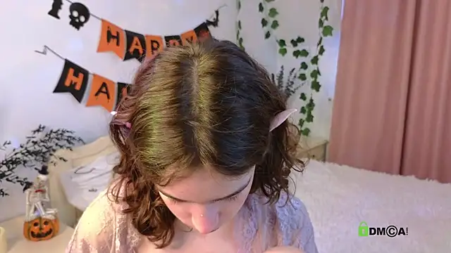 Evi Brook online show from 10.21.25