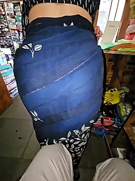 Snapshot of indianhotwife639 chatting on 12.03.25 indianhotwife639 online show from 12.03.25