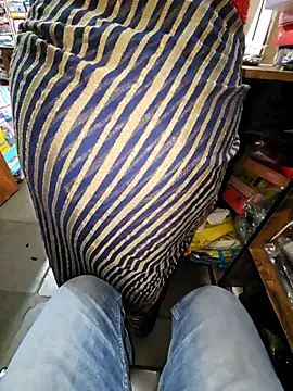 Snapshot of indianhotwife639 chatting on 12.19.25 indianhotwife639 online show from 12.19.25