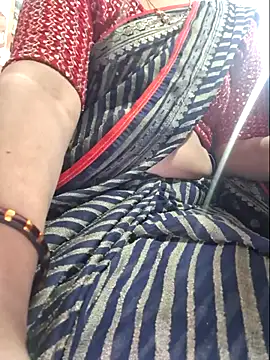 Snapshot of indianhotwife639 chatting on 12.23.25 indianhotwife639 online show from 12.23.25