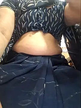 Snapshot of indianhotwife639 chatting on 02.16.26 indianhotwife639 online show from 02.16.26