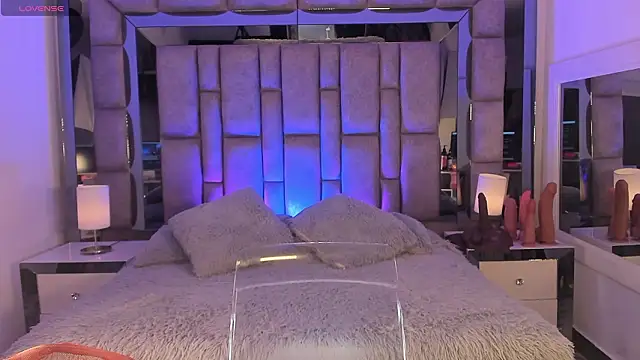 MaddyGray  online show from 03.18.26