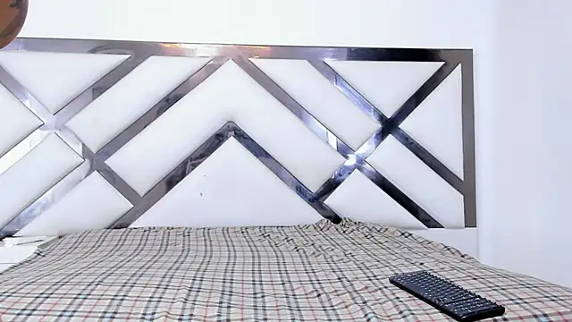 LadyandMaverick online show from 11.25.25