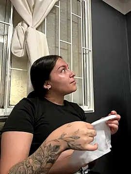 Alyha Cortes online show from 12.19.25