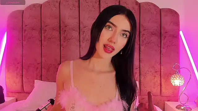 ValeskaZuev1 online show from 10.12.25