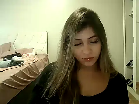 Becca B online show from 04.18.26