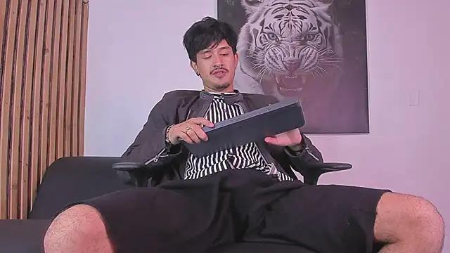 DimitriDeluxe online show from 10.07.25