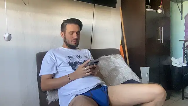 Alexitho25 online show from 10.27.25