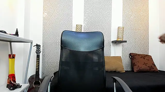 Snapshot of kinky_spice69 chatting on 10.13.25 kinky spice69 online show from 10.13.25
