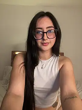 Snapshot of Just_Isaa chatting on 11.27.25 Just Isaa online show from 11.27.25