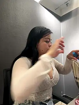 Emily Rivers  online show from 11.25.25