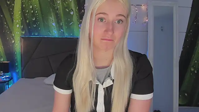 HollyTailors online show from 03.06.26