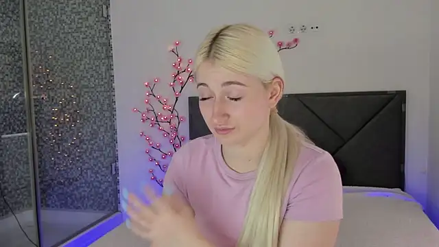 HollyTailors online show from 03.15.26