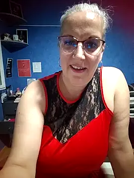 Snapshot of Feelineducentre chatting on 10.08.25 Feelineducentre online show from 10.08.25