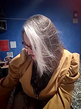 Snapshot of Feelineducentre chatting on 11.02.25 Feelineducentre online show from 11.02.25