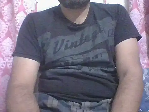 Snapshot of hairysub_india@xh chatting on 04.20.26 hairysub indiaxh online show from 04.20.26