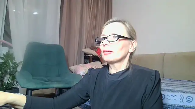 Snapshot of Sweetmurrr chatting on 02.15.26 Sweetmurrr online show from 02.15.26