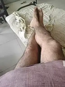 Snapshot of monty935 chatting on 10.27.25 monty935 online show from 10.27.25