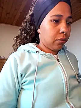 IVONNE COLLINS33 online show from 02.09.26