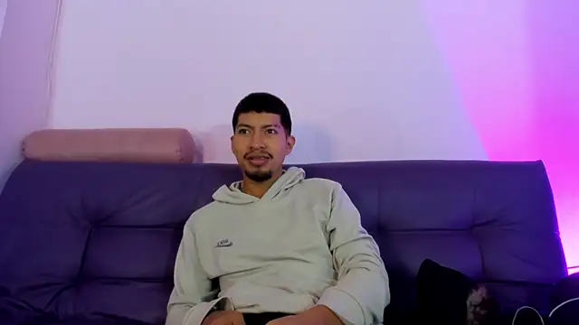 Snapshot of AxelAndJeremy chatting on 09.09.25 AxelAndJeremy online show from 09.09.25