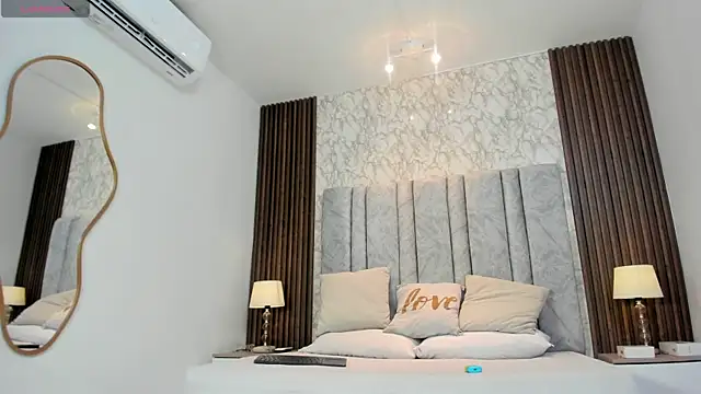 Miagomezx online show from 10.24.25