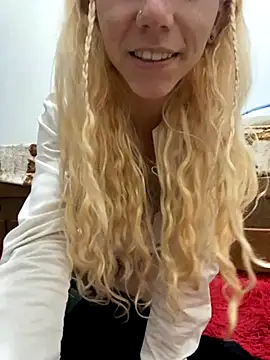 Snapshot of Bruna551 chatting on 11.07.25 Bruna551 online show from 11.07.25