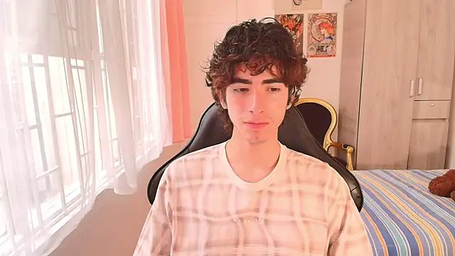 Nude Boy18 online show from 10.17.25